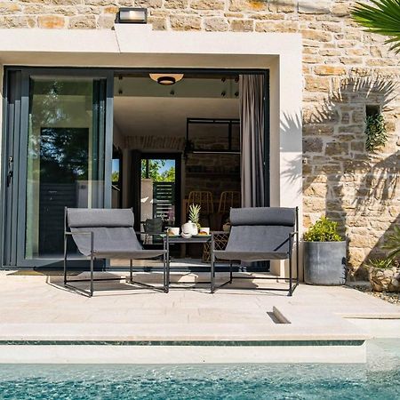 Villa Stone House With Pool Poeta Pridraga Exterior foto