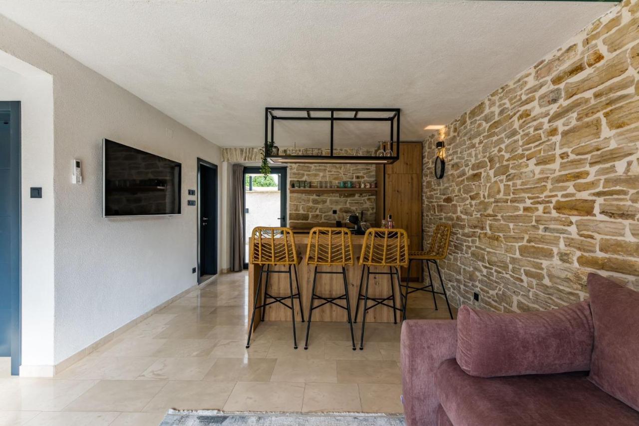 Villa Stone House With Pool Poeta Pridraga Exterior foto