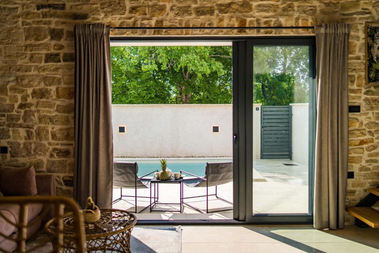 Villa Stone House With Pool Poeta Pridraga Exterior foto