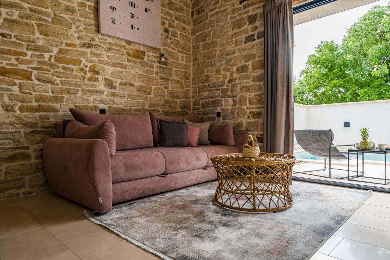 Villa Stone House With Pool Poeta Pridraga Exterior foto